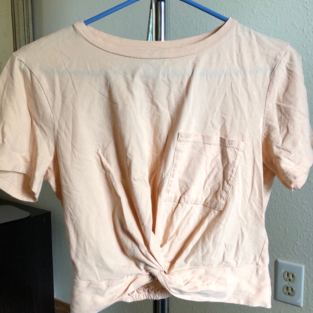 FOREVER21 FRONT TWIST CROP TOP